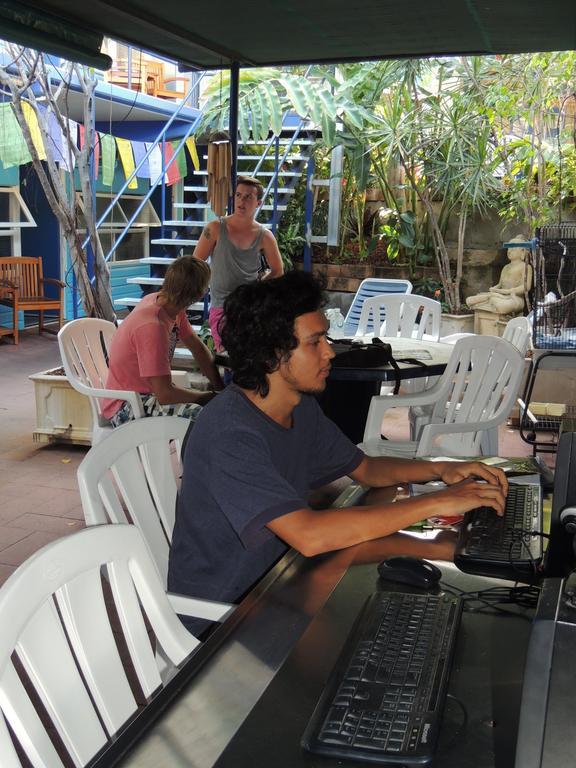 Reef Lodge Backpackers ทาวน์วิล ภายนอก รูปภาพ
