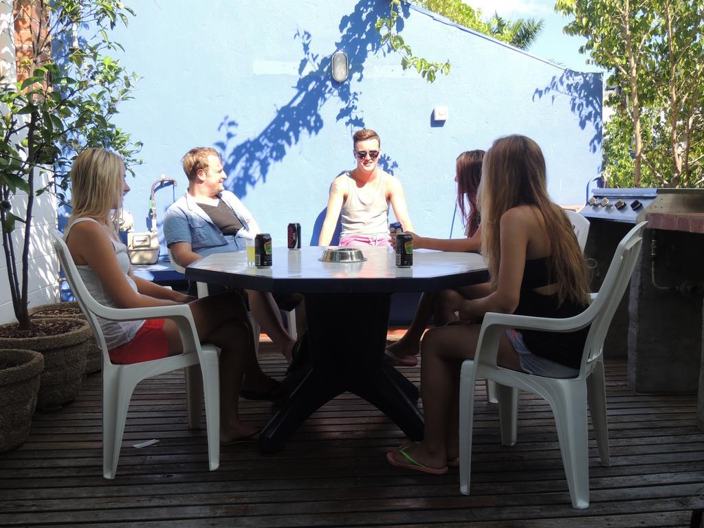 Reef Lodge Backpackers ทาวน์วิล ภายนอก รูปภาพ